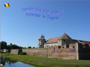 touriste_dans_mon_pays_forteresse_de_fagaras_stellinna